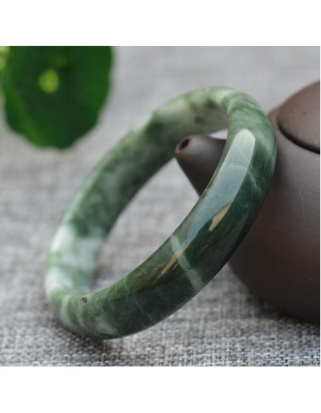 Pure Jade Bangle Bracelet - Healing & Protecting Pure Jade Bangle Bracelet - Healing & Protecting