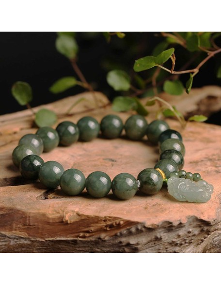 Green Jade Bracelet with Pixiu - Invite Wealth & Calming Energies Green Jade Bracelet with Pixiu - Invite Wealth & Calming Energies